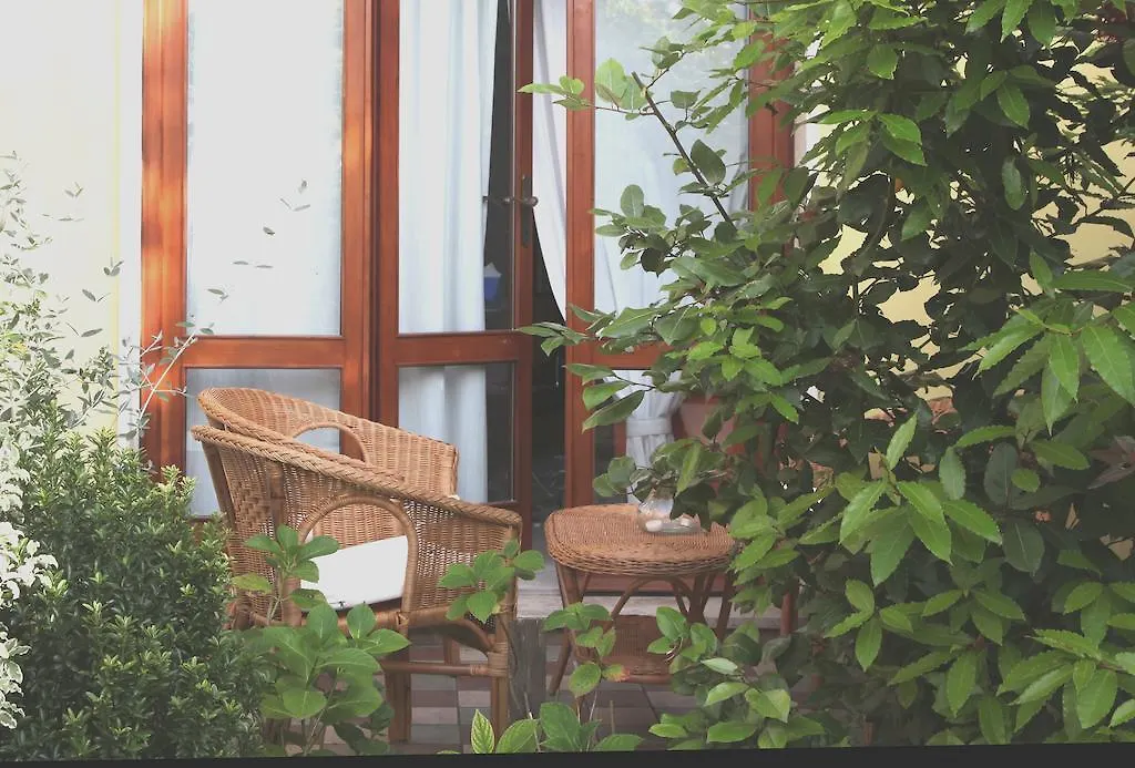 Il Girasole Bed And Breakfast Camaiore Italy